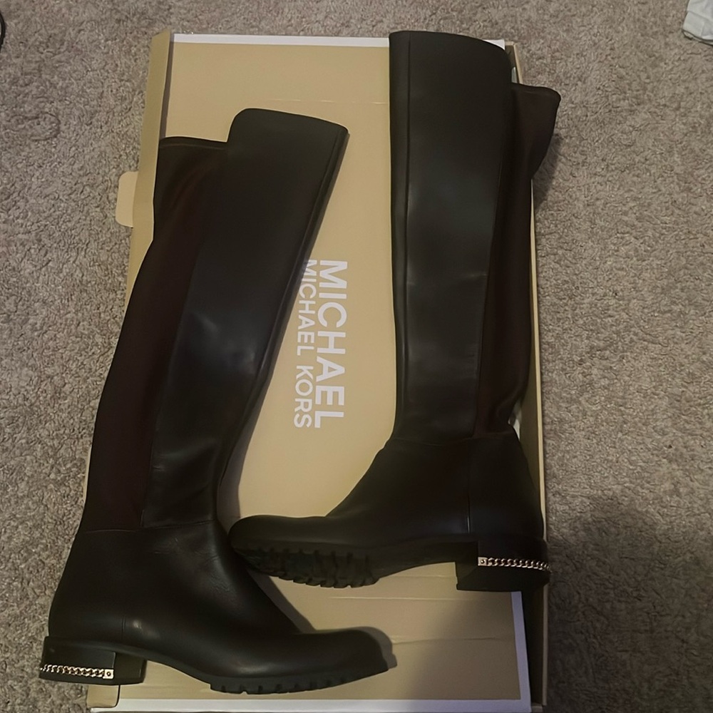 Micheal kors boots throw better offers very clean still have original box